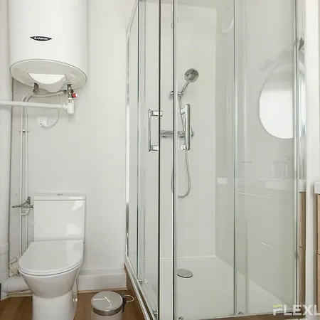 Charming 20m In 20 With Shared Terrace *