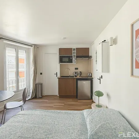 Charming 20m In 20 With Shared Terrace Apartament *