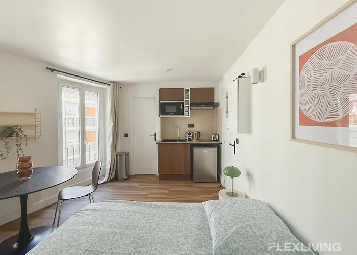 Charming 20m In 20 With Shared Terrace Lägenhet *