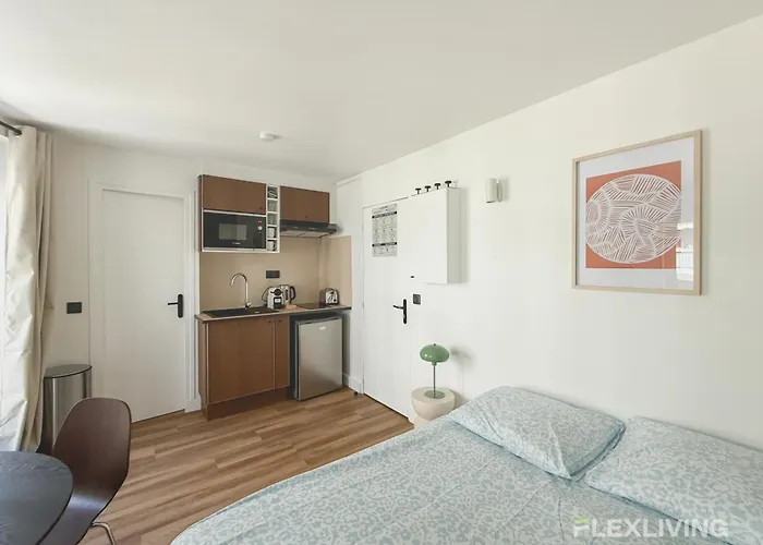 Charming 20m In 20 With Shared Terrace パリ